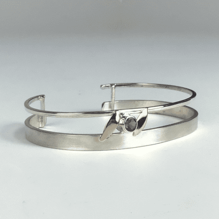 Alternative view of Cuff