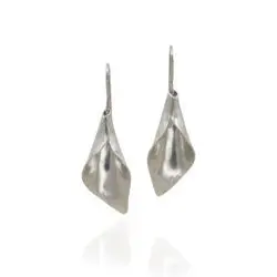 Calla-Lily-Dangle-Earrings-polished-sterling-silver