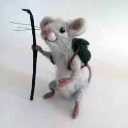 6_mortensen_libby_mousehiker_2021