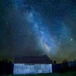 Clemons-Dana-190801.milky_.way_.barn_.fb