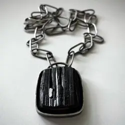 Walker-Erica-black-necklace