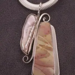 Willow Creek Agate + Stick pearl 1