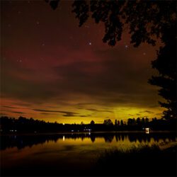 Mirror_Lake_Aurora_02